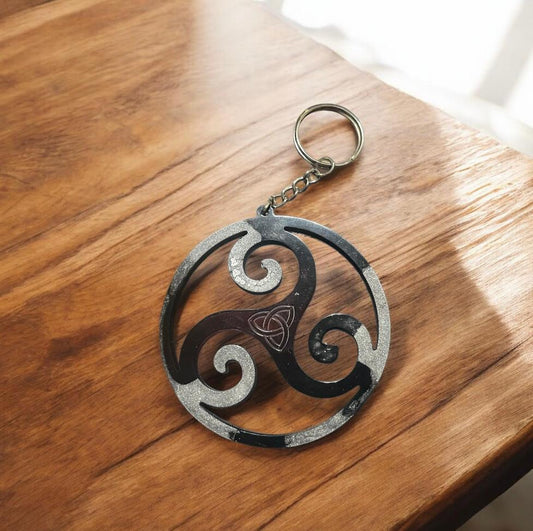 🌪️ Triskelion Schlüsselanhänger – Symbol für Wandel, Kraft und Balance 🌪️